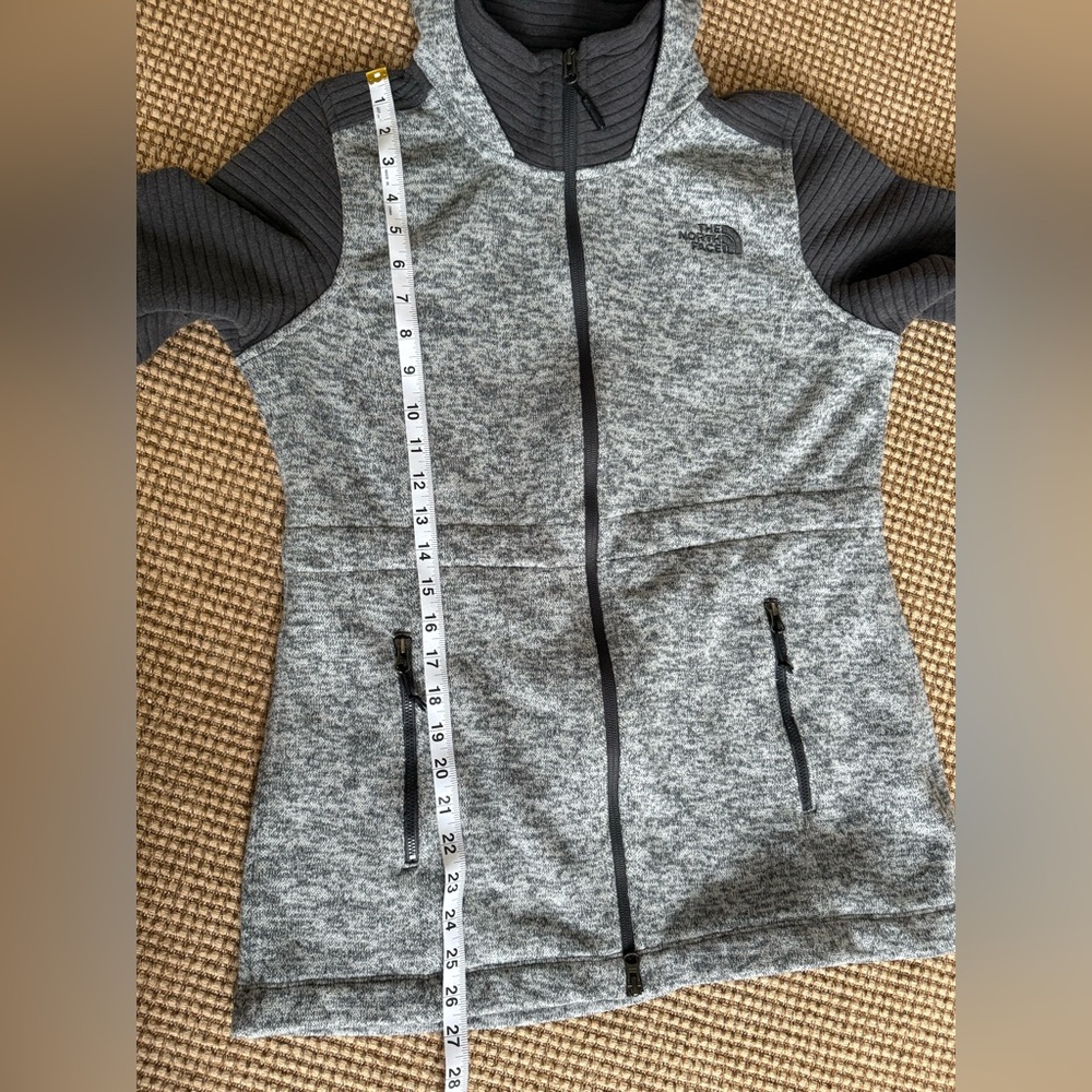 The North Face Medium Zip Up - Picture 4 of 8